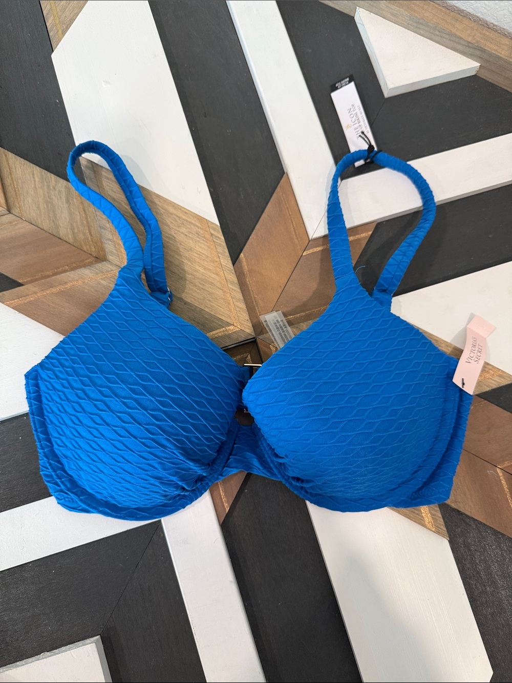 Victoria's Secret Icon Push Up Textured Underwire Bikini Top Size 32DD NWT